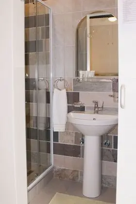 Queen Room Deluxe