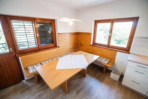 Ev (Two Bedroom Holiday Home)