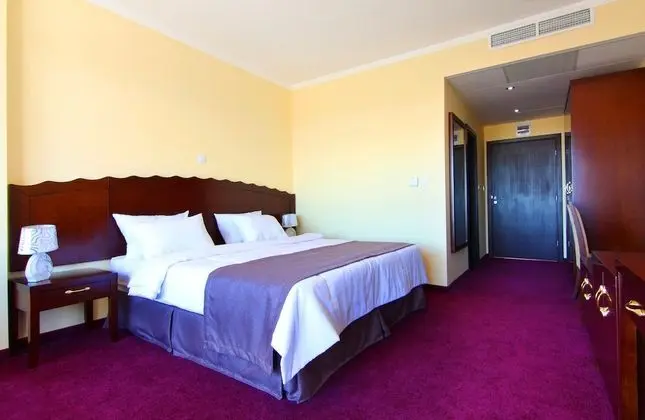 Deluxe Tek Büyük Yataklı Oda, 1 Yatak Odası, Teras, Resort Manzaralı