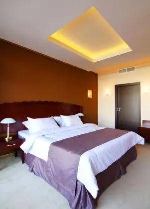 Deluxe Tek Büyük Yataklı Oda, 1 Yatak Odası, Teras, Resort Manzaralı