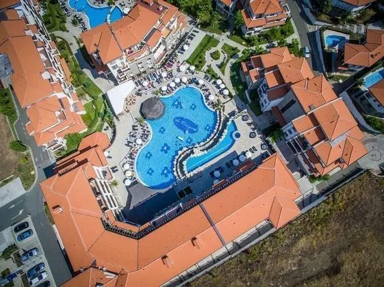 Standard Tek Büyük veya İki Ayrı Yataklı Oda, 1 Yatak Odası, Havuz Manzaralı
