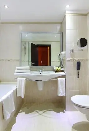 Standard Tek Büyük veya İki Ayrı Yataklı Oda, 1 Yatak Odası, Havuz Manzaralı