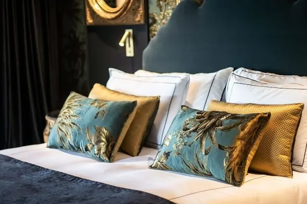 Signature River View Room