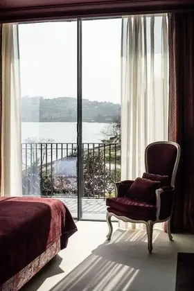 Signature River View Room