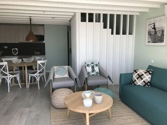 Apart Daire, Deniz Manzaralı (Aqua Green)