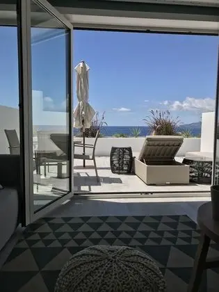 Apart Daire, Deniz Manzaralı (Ocean Blue)