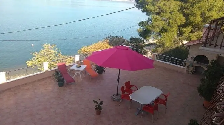 Apart Daire (Vini - direct by the sea and free par)