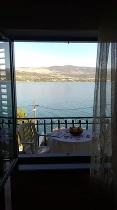 Apart Daire (Vini - direct by the sea and free par)