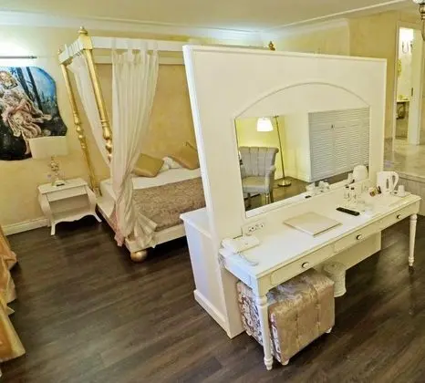 Jakuzili Suit Oda, Şehir Manzaralı, Şömineli ve Jakuzili