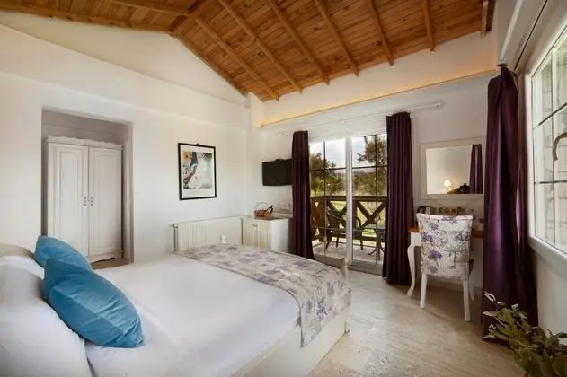 Deluxe Oda, Bahçe Manzaralı, Balkonlu