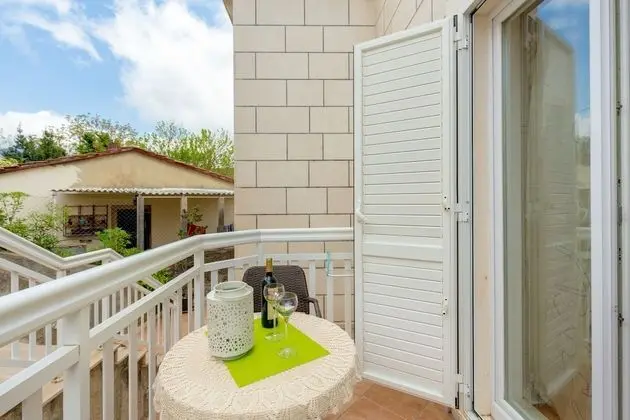 Tek Büyük Yataklı Oda, Balkon, Bahçe Manzaralı