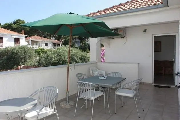 Apart Daire (Vinko - 50 M from the beach - A1(4+2))