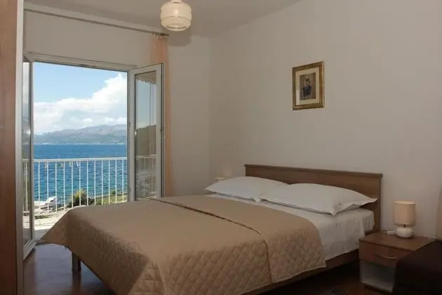 Apart Daire (Vinko - 50 M from the beach - A1(4+2))