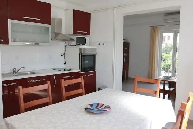 Apart Daire (Vinko - 50 M from the beach - A1(4+2))