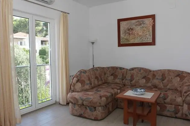 Apart Daire (Vinko - 50 M from the beach - A1(4+2))