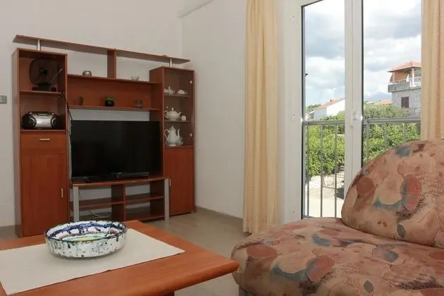 Apart Daire (Vinko - 50 M from the beach - A1(4+2))