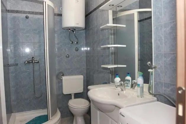 Apart Daire (Vinko - 50 M from the beach - A1(4+2))