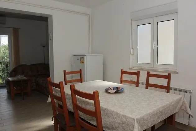 Apart Daire (Vinko - 50 M from the beach - A1(4+2))