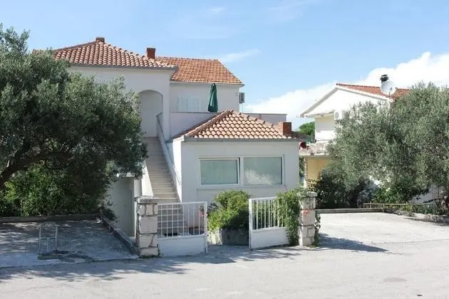 Apart Daire (Vinko - 50 M from the beach - A1(4+2))