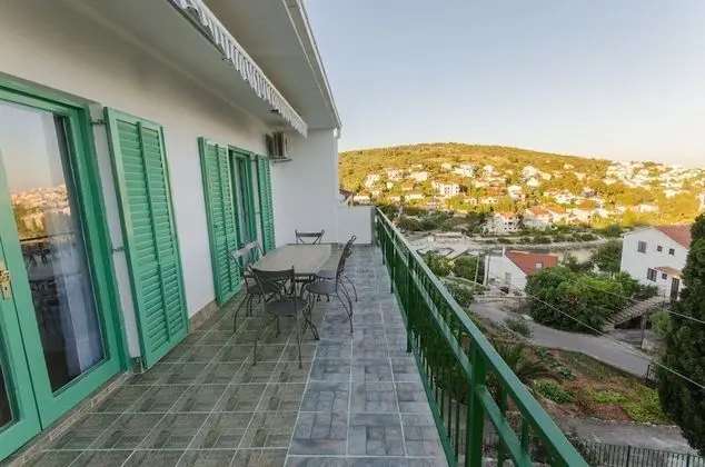 Apart Daire (Vinko - 80 m from beach - A2(4+2))