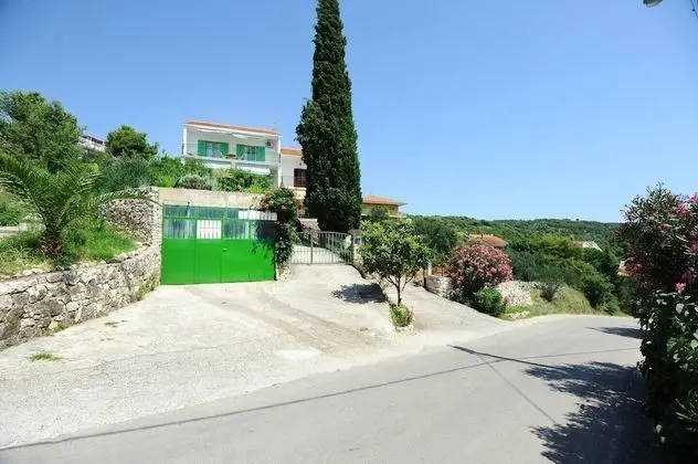 Apart Daire (Vinko - 80 m from beach - A2(4+2))