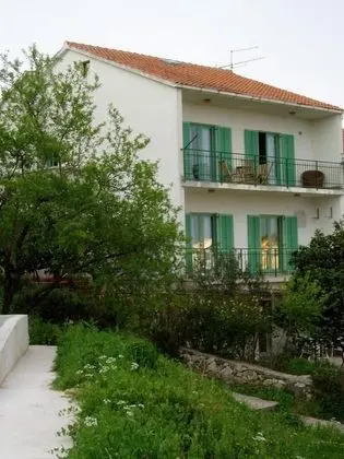 Apart Daire (Vinko - 80 m from beach - A2(4+2))