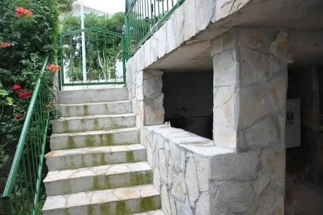 Apart Daire (Vinko - 80 m from beach - A2(4+2))