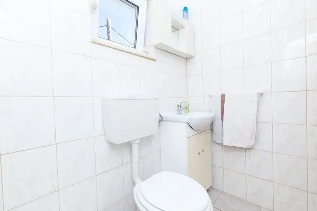 Ev (Villa Vinko - with four rooms - H(8))