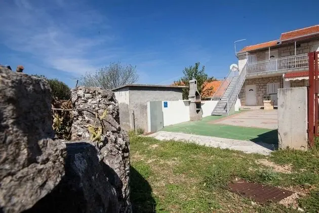 Ev (Villa Vinko - with four rooms - H(8))