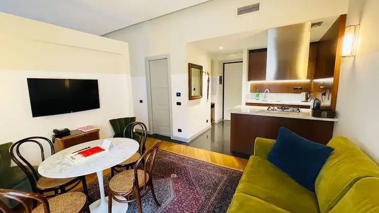 Junior Apart Daire, 1 En Büyük (King) Boy Yatak ve Çekyat (1.2)