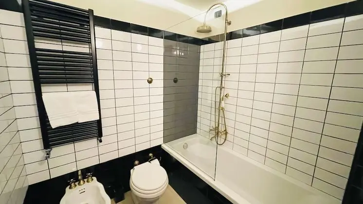 Junior Apart Daire, 1 En Büyük (King) Boy Yatak ve Çekyat (1.2)