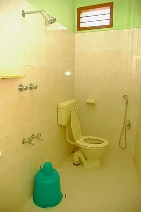 Economy Tek Büyük veya İki Ayrı Yataklı Oda (Non AC)