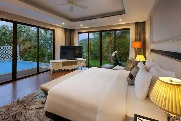 Villa, 3 Yatak Odası, Havuz Manzaralı