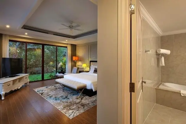 Villa, 3 Yatak Odası, Havuz Manzaralı