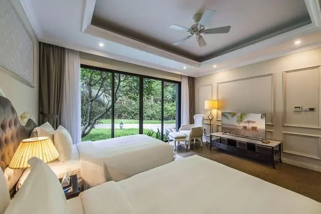 Villa, 3 Yatak Odası, Havuz Manzaralı