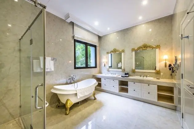 Villa, 4 Yatak Odası, Havuz Manzaralı
