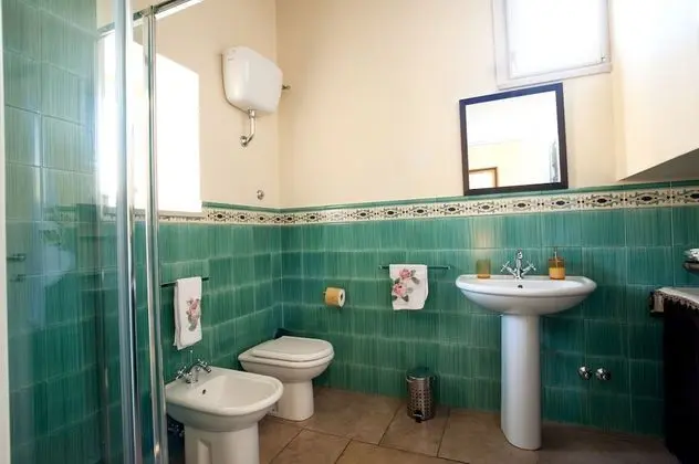 Büyük Yataklı Tek Kişilik Oda