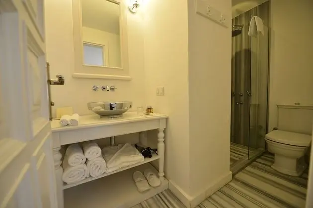 Standard Tek Büyük Yataklı Oda