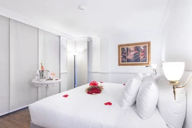 Master suite