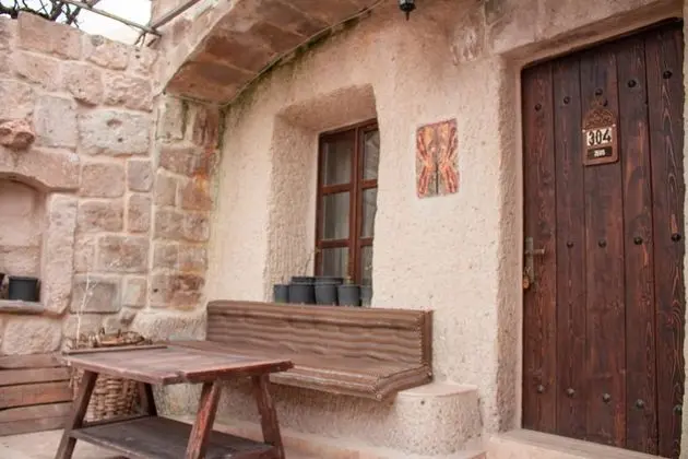 Cave Suite Room with Balcony