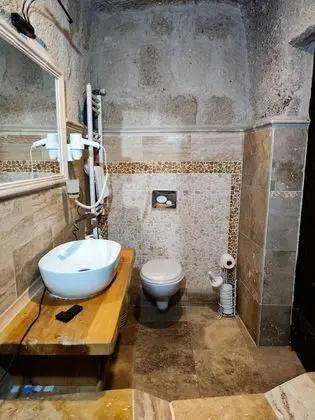 Deluxe Cave Room