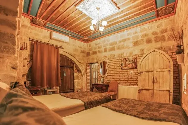 https://images.odamax.com/img/1024x768/odamax/image/upload/Vintage_Cave_House_202605041723507__T6A3107_Enhanced_NR.jpg