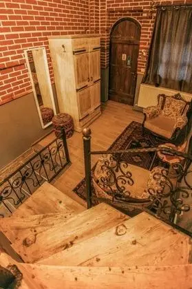 https://images.odamax.com/img/1024x768/odamax/image/upload/Vintage_Cave_House_202605051320571__T6A3167.jpg