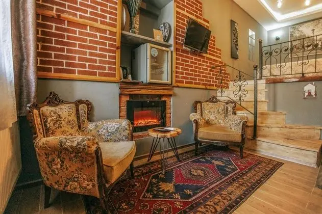 https://images.odamax.com/img/1024x768/odamax/image/upload/Vintage_Cave_House_202605051320579__T6A5707.jpg