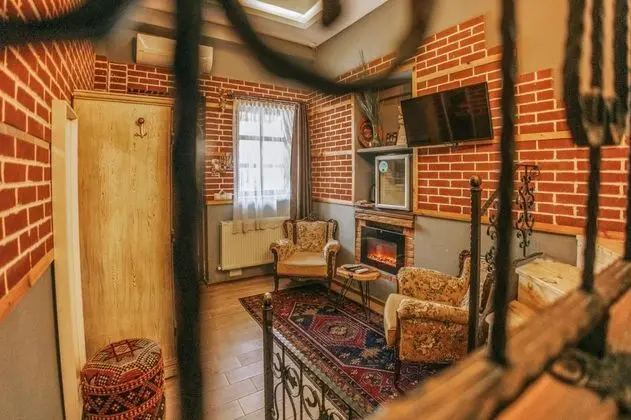 https://images.odamax.com/img/1024x768/odamax/image/upload/Vintage_Cave_House_202605051320581__T6A5708.jpg