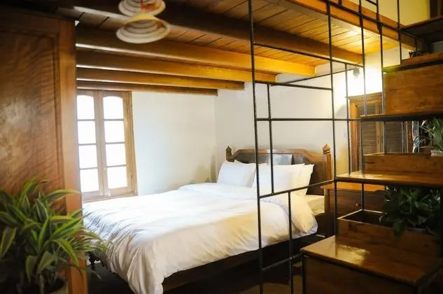 Deluxe Ev
