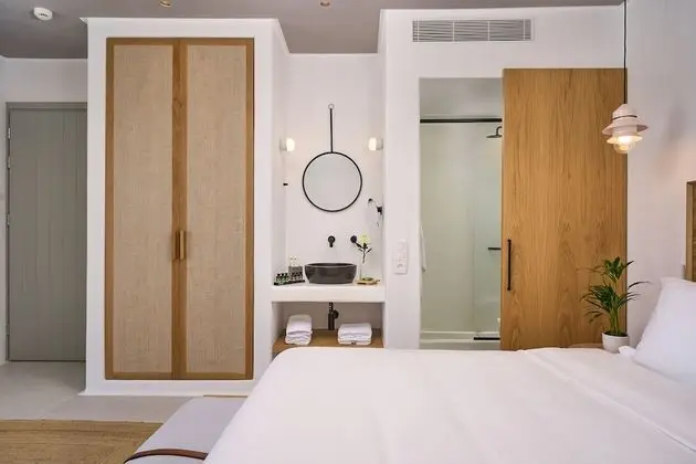 Classic Tek Büyük Yataklı Oda, Havuz Manzaralı