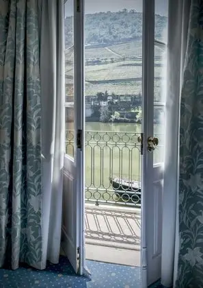 Tek Büyük Yataklı Oda, Balkon, Nehir Manzaralı