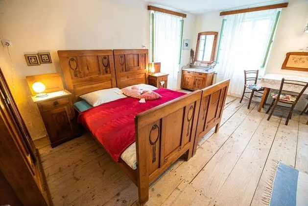 Ev (Two Bedroom House)