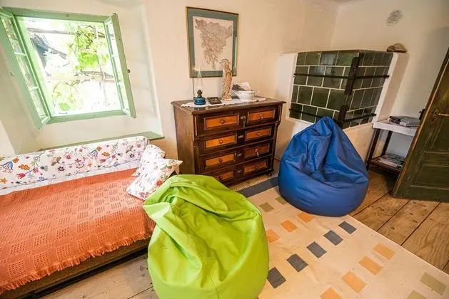 Ev (Two Bedroom House)